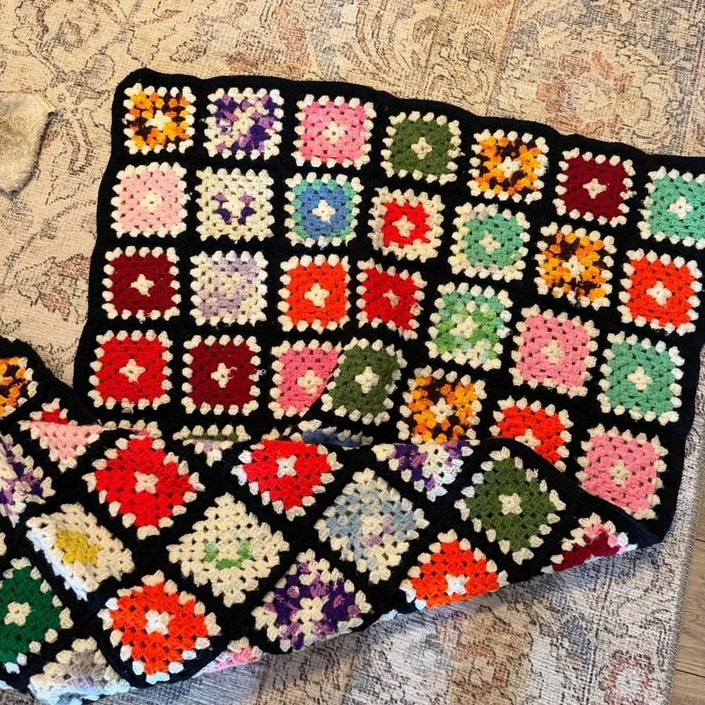 Vintage granny square knit crochet throw/lap blanket.